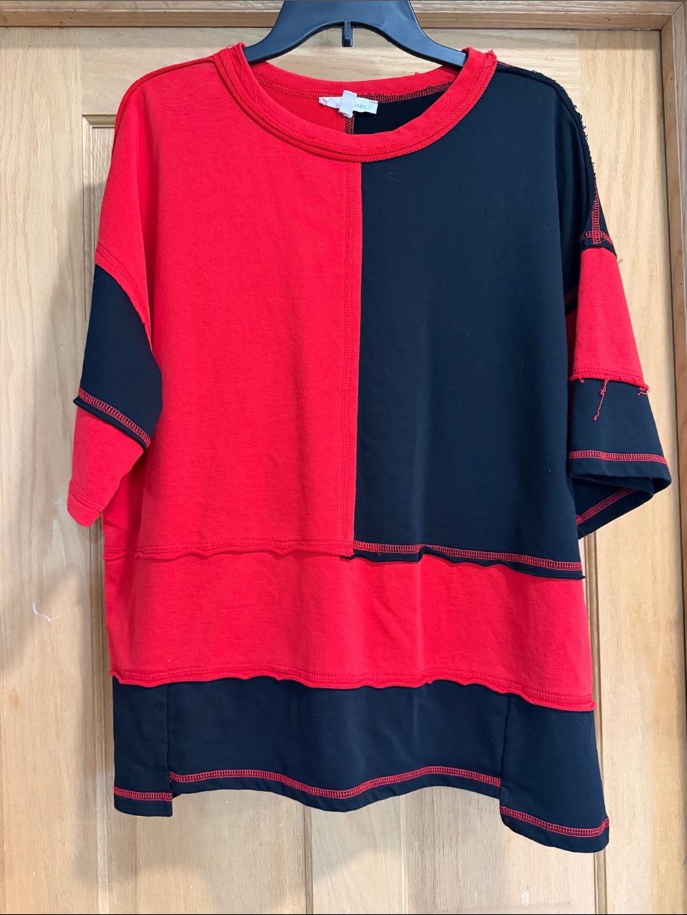 Bold Colorblock Short Sleeve Tee - Red & Black